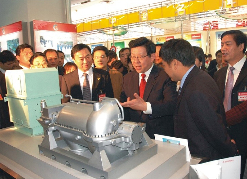 2006时任陕西省长陈德铭来征途国际展区参观